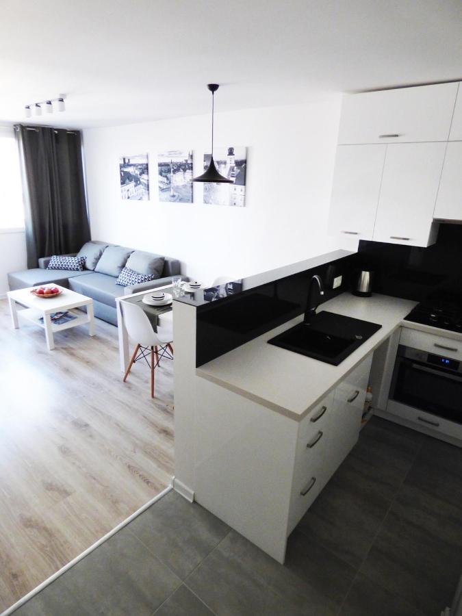 Plac Grzybowski Apartment Варшава Екстер'єр фото